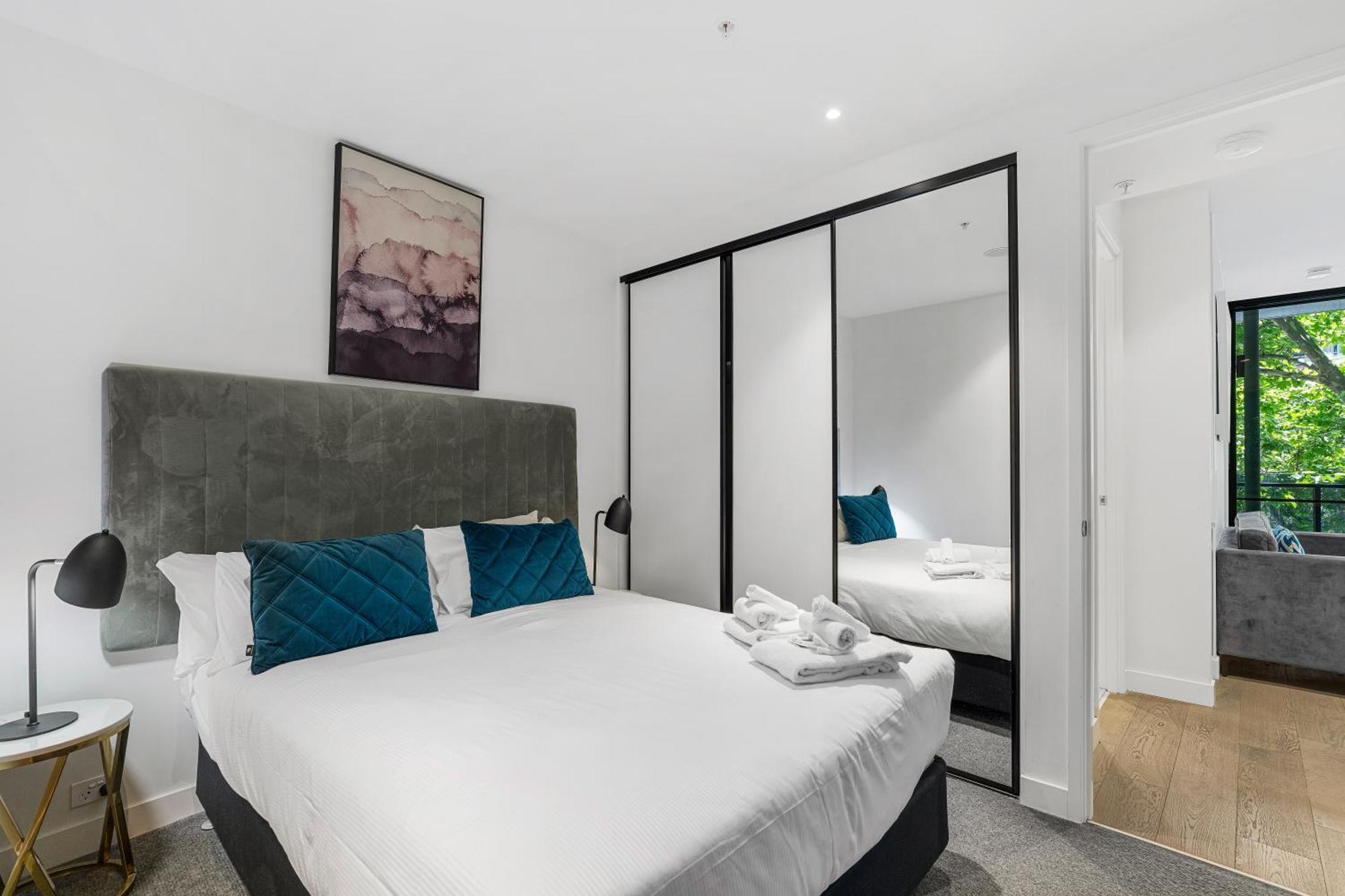 The Eminence Apartments By Cllix Melbourne Exterior photo