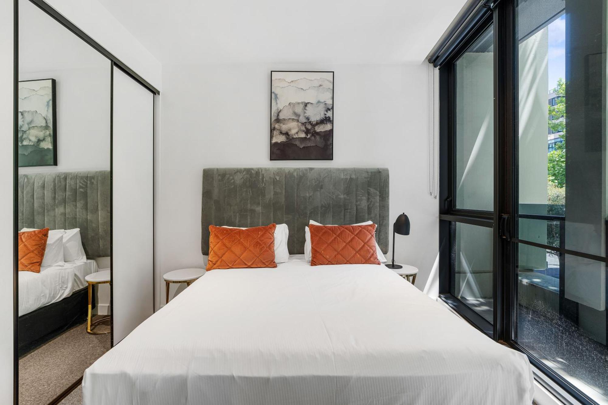 The Eminence Apartments By Cllix Melbourne Exterior photo
