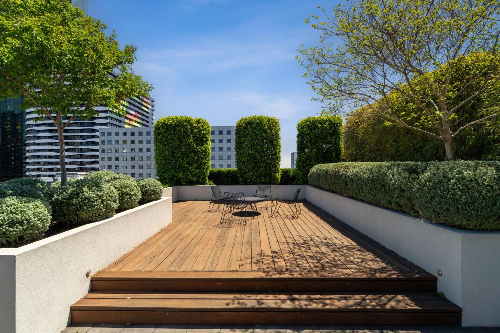 The Eminence Apartments By Cllix Melbourne Exterior photo