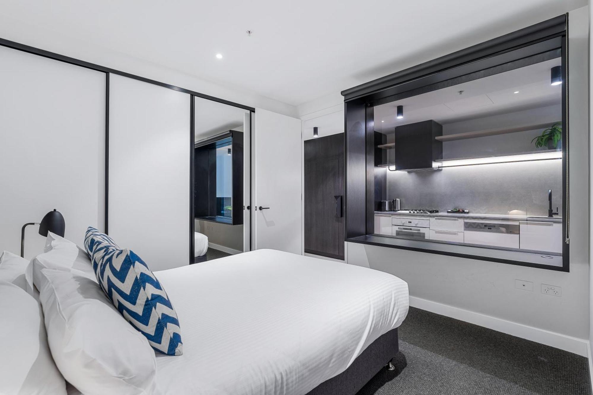 The Eminence Apartments By Cllix Melbourne Exterior photo