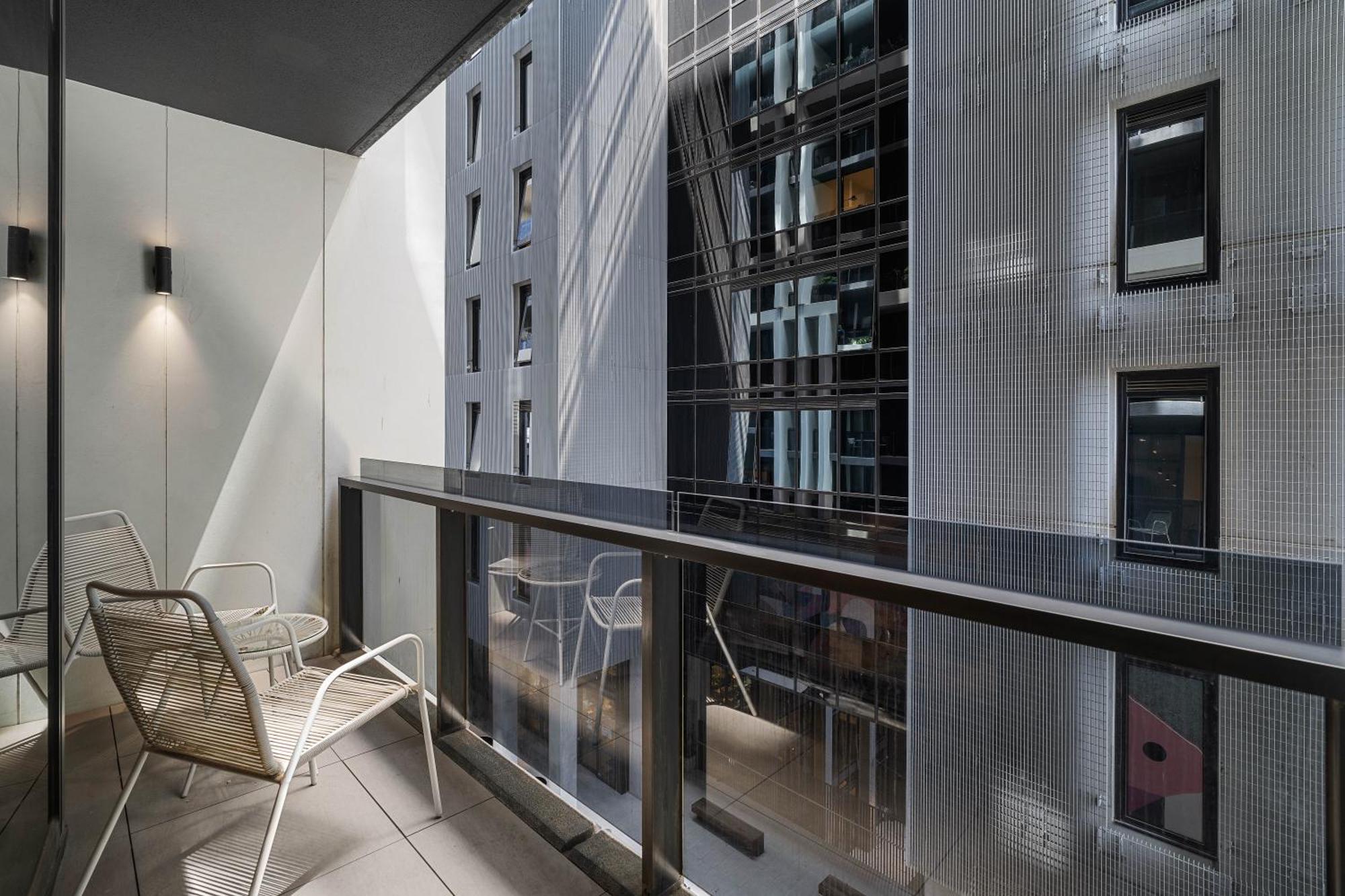 The Eminence Apartments By Cllix Melbourne Exterior photo